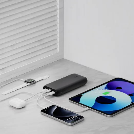 Belkin BoostCharge Power Bank 26K 32W – Black | 4-Port High-Capacity Charger with Multi-Device Fast Charging image 7